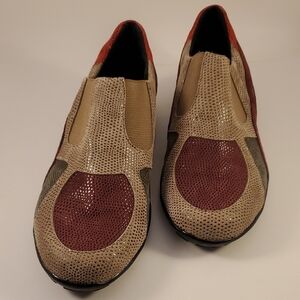 Vaneli Cream and Red Flats Comfortable Slip-On Design